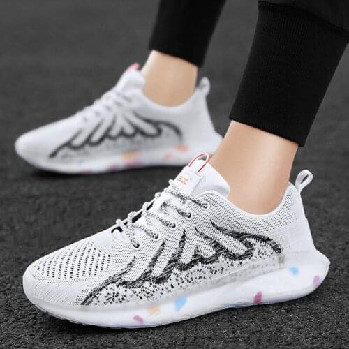 021Summer New Outdoor Breathable Mesh Leisure Sports Running Mens Shoes Popcorn Fashion Trend Walking Shoes Youth Casual Shoes
