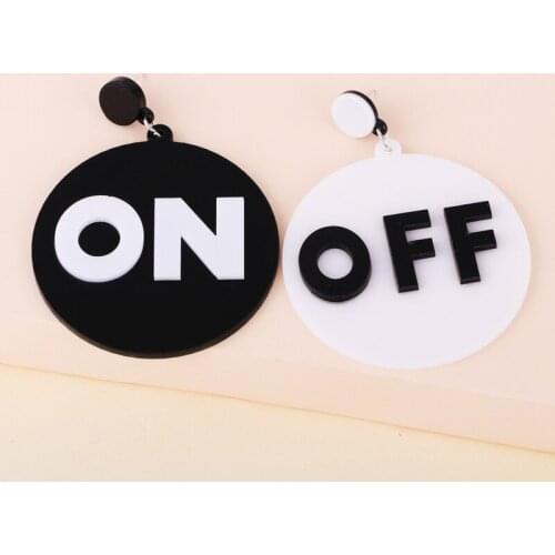 Contrast Color Black White Letter Pendant Earrings for Women Big Round Resin Arcylic Off on Drop Dangle Earrings Pendientes 2020