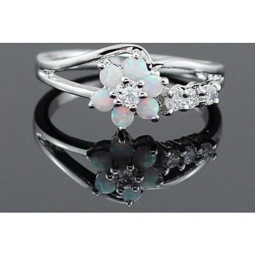 New Womens Fashion Opal Ring Trend Temperament Womens Luxury Semi Gem Ring Personality Womens Anniversary Jewelry