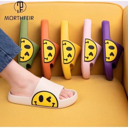 2021 Woman Men Slippers Outdoor Summer Beach Smiley Face Shoes Cartoon Couple Non-slip Bathroom Sandals Eva Light Flip Flops