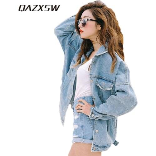 QAZXSW Hot Spring Autumn Plus Size Women Denim Jacket 2018 BF Style Jeans Coats Women Loose Bomber Jacket Harajuku Outwear HB544