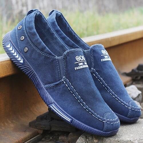 Men Casual Shoes Comfort Men Shoes Denim Male Shoes Adult Footwear 2020 New Men Loafers Canvas Shoes Men Sneakers Plus Size