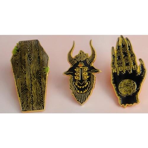 Doom Palm Coffin Creep Satan Sees All Enamel Brooch Denim clothes Pin Shirt Buckle Badge Fashion Punk Jewelry Gift for Friend