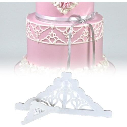 2Pcs/Set Baking Mold Cake Cut Slicer Perfect Result Non Stick PP Wide Application Crown Cake Decorating Mold for Cup Cake