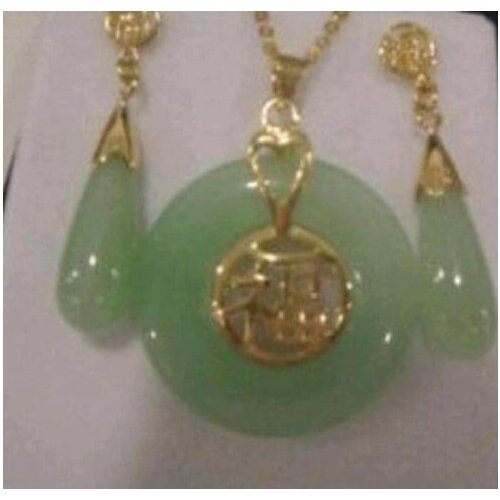 2017 Beautiful Natural Jades Pendant and a pair of Earrings>>> Free shipping