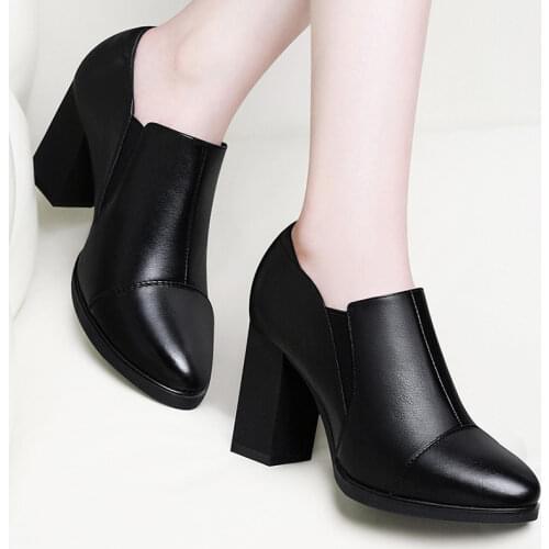Thick heel high heels in spring and autumn of 2021. New platform shoes with thick bottom and deep mouth. Middle heel shoes