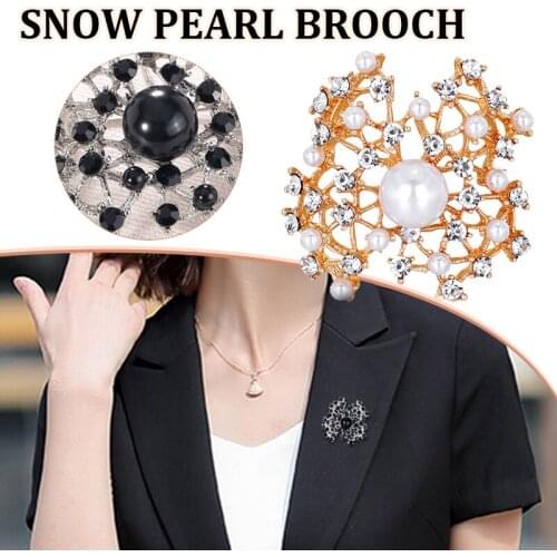 Snowflake Brooches Rhinestone Pin Shiny Bright Crystal Womens Corsage Dress Accessory for Women LXH