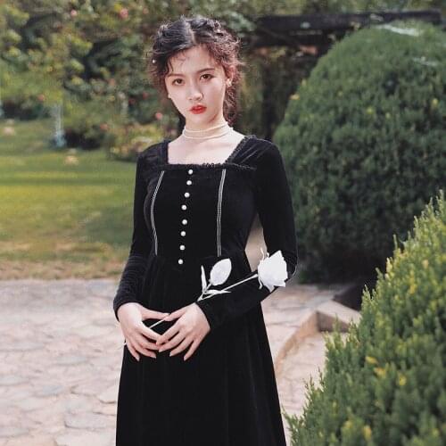 High End Women Hepburn Style Black Retro Velvet Long-sleeved Dress Square Collar and Beaded Chic Fashion Dresses Autumn 2021