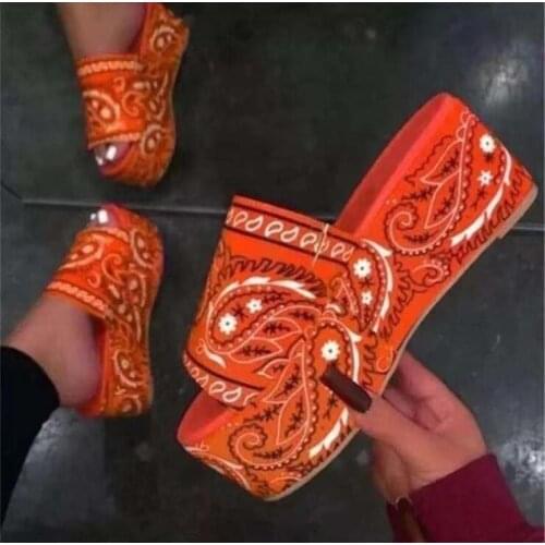 2021 Spring/summer Women Large Size Outdoor Beach Sandals New High-heeled Thick-soled Casual All-match Graffiti Style Slippers