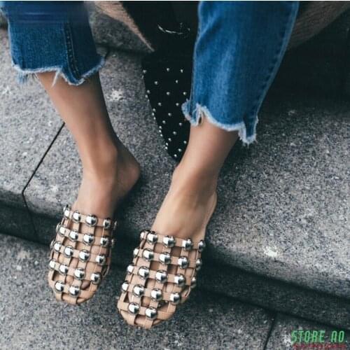 Fashion Amelia Leather Beach Sandals Mules Rivet/ Pearl/ Crystal Studded Slippers Women Flat Slides Caged Shoes Eur 44