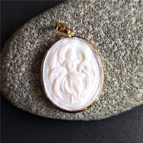 FUWO Natural Shell Nine Tailed Fox Pendant With Gold Color Plated Carved Animals Jewelry Wholesale PD608
