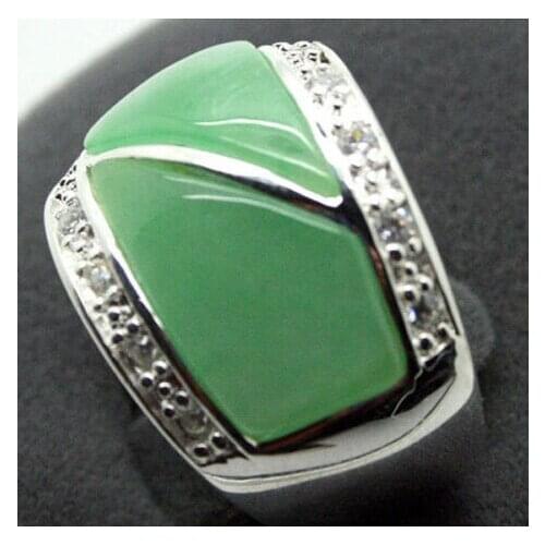 Men and womens jewelry really natural green ring size: 7-10