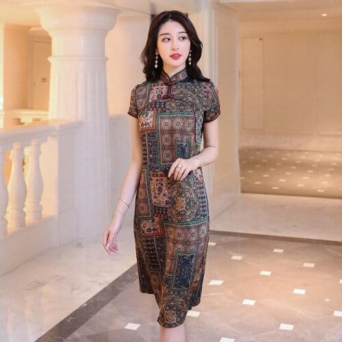 2020 New Chinese Cheongsam Slimming Retro National Style Stand Collar Improved Cheongsam Dress Classic Modern Qipao 롱원피스