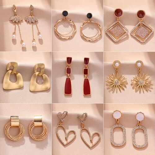 Retro Geometric Golden Metal Earrings Ladies Punk Pearl Pendant Earrings 2021 Trend Earrings Heart-shaped Jewelry