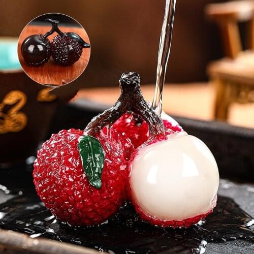 Creative Color Changing Tea Pet Litchi Figurine For Tea Ceremony Tea Pet Funny Porcelain Figurines