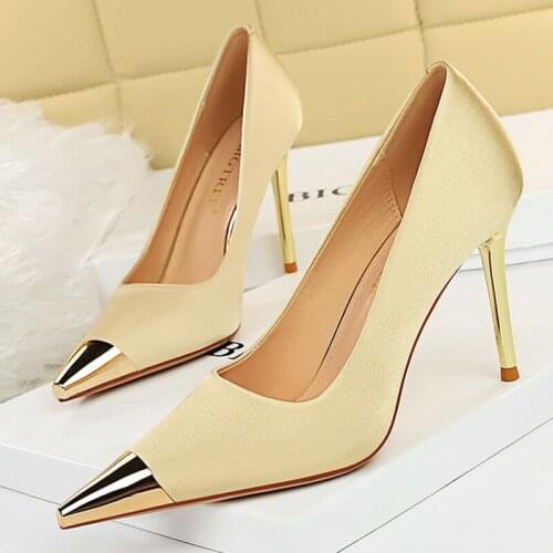2021 Women 9cm High Heels Pointed Metal Satin Sexy Pumps Luxury Elegant Scarpins Lady Prom Stiletto Valentine Prom Office Shoes