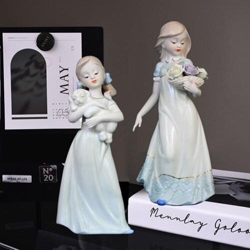 Pastoral Western Girl European-style Ceramic Sculpture Decoration Wine Cabinet Decoration Crafts Home Furnishing Wedding Gifts