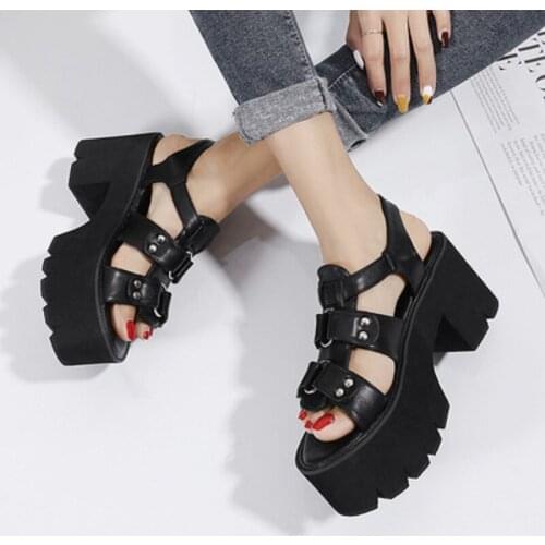 Large Size 35-42 Hollow Thick-Soled Wear-Resistant Black European And American Ladies Sandals Summer Sexy Open-Toed Roman Shoes