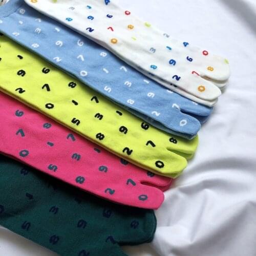 Chic Japanese Jacquard Split Toe Socks Fashion Digital Combed Cotton Two Toe Socks Women Korean Harajuku Two Finger Tabi Socks