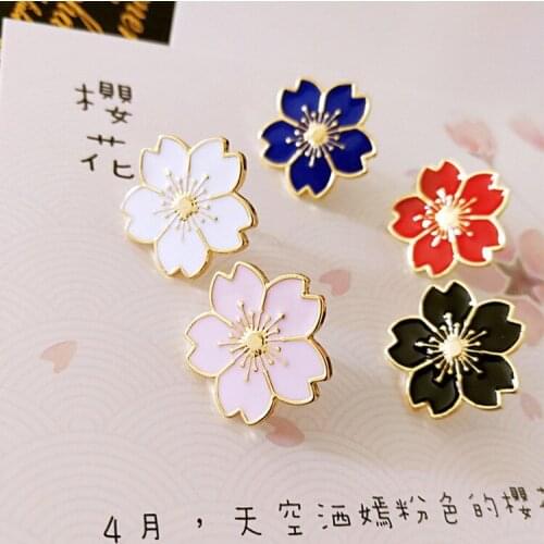 Cute Girl Brooch Beautiful Cherry Blossom Uniform Brooch Metal Flower Women Bag Sweater Coat Pants BADGE Accessories Decorations