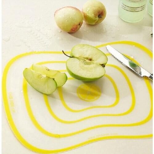 1PCS New Transparent Flexible Eco-friendly Plastic Fruit Vegetable Kitchen Chopping Cutting Board Mat 20 x 16 x 0.08CM