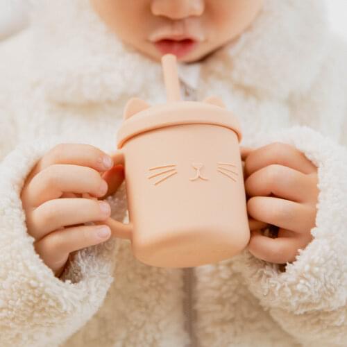 1PCS Baby Feeding Drinkware Straw Cup Baby Learning Feeding Cups Sippy Cup BPA Free Silicone Tableware Toddler Water Bottle
