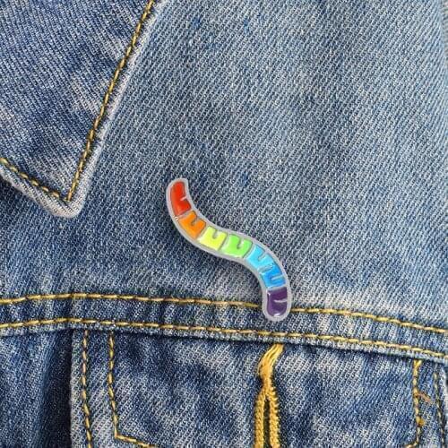 Color earthworm personality simple brooch dress hat backpack jewelry animal researcher fashion matching clothes