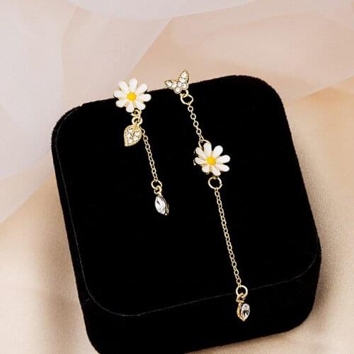 Long Flower Earrings 2021 New Wave Shape Asymmetric Delicate Small Daisy Earrings Female Ear Jewelry Fashion Stud Earrings