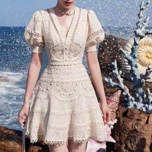 New Designer Runway Autumn Lace Dress Vintage Women Puff Short Sleeve Embroidery Sexy V Neck Ladies Slim Waist Party Mini Dress