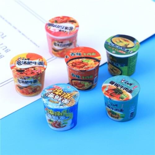 2/6pcs Mini Cute Instant Noodle Bucket Food Dollhouse Miniature Supermarkt Food for Barbies Blyth Doll Housep Kitchen Toy