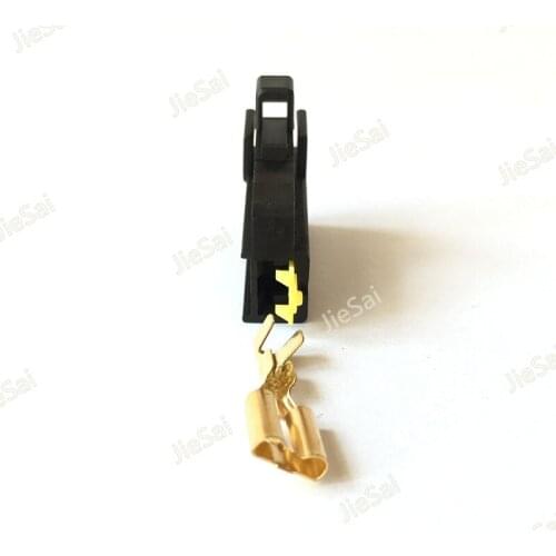 1 Pin 7123-4123-30 Car Horn Speaker Plug Female Automotive Connector For Toyota