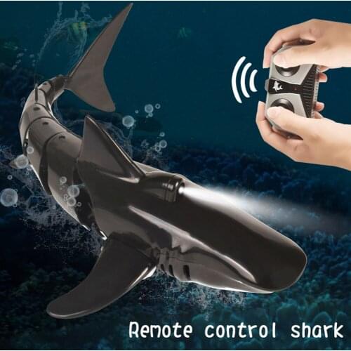 Remote Control Shark Boat Toy 2.4G 4-way Waterproof Shark Toys Swimming Pool Bathroom Toy Black Simulation Shark Waterproof Toys