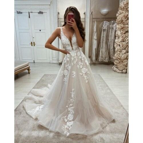 Boho Wedding Dresses V-Neck Appliques Lace A-Line Elegant Wedding Gown Sweep Train Country Bridal Dress vestido novia