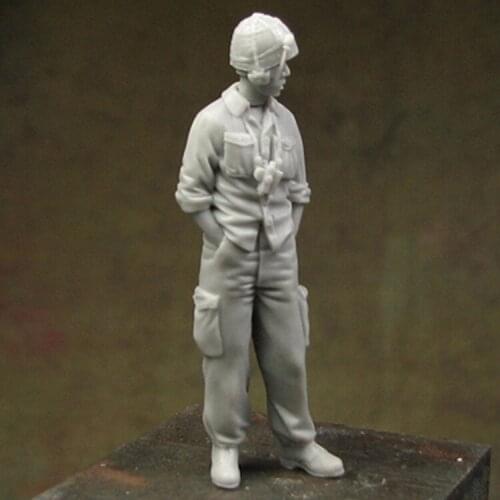 1/35 Scale Assembly Resin Figure kit Tanker