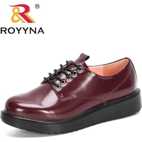 ROYYNA 2020 New Designers Popular Women Flats Shoes Female Breathable Casual Shoes Ladies Flats Loafers Office Working Footwear