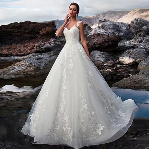A-line Boho Princess Lace Up Wedding Dresses Tulle V Neck Lace Applqiques Bridal Dresses