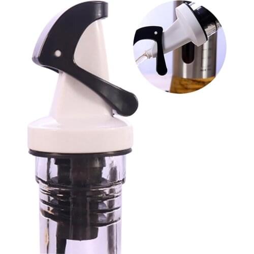 1PCS Oil Pourer Plastic Multi-purpose Bottle Spout Pourer Liquor Pourer Leak-proof Sealer Bottle Stopper Bar Tool for Kitchen
