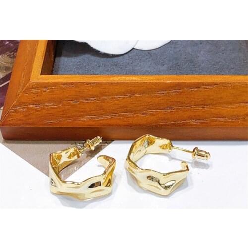 Fashion Retro Fresh Art Cold Wind Copper Gilded Female Geometric Simple Earrings Trend