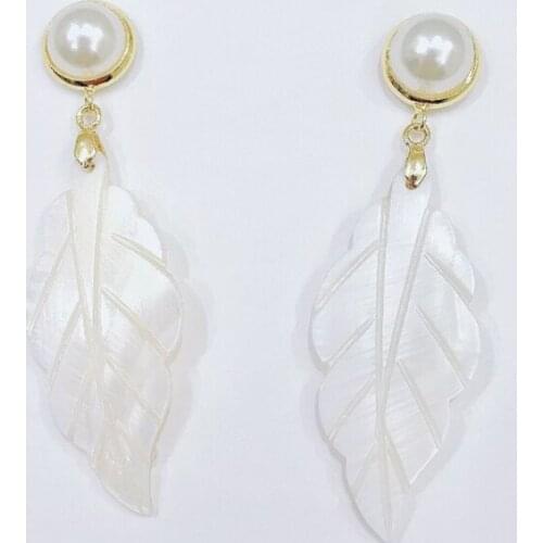 Light Yellow Gold Color Leaf Shape White Shell Stud Earrings for Women with Imitation Pearl Jewelry