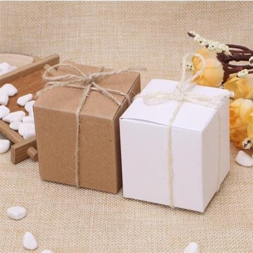 Wholesale 5x5x5cm Natural Kraft Paper Retro Square Candy Boxes With Hemp Rope Party Supplies Wedding Favor Gift Packaging Bags