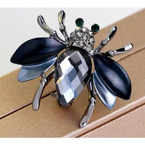 Cute Fashion Big Crystal Bee Animal Shiny Rhinestone Brooch Pins For Women Sweater Accessories Jewelry New Arrived