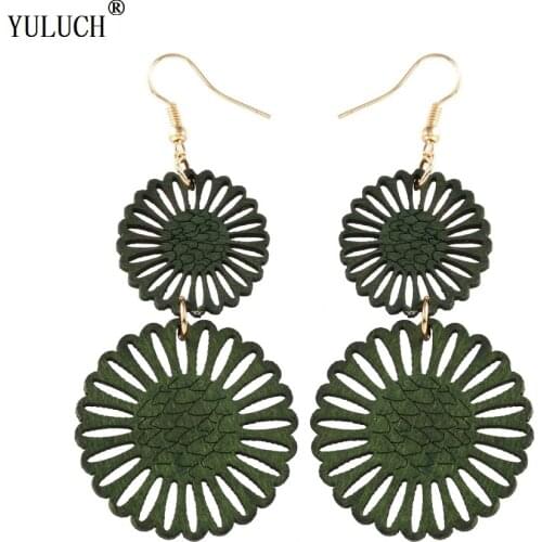 1 Pair Retail Good Quanlity Wooden Earrings Handmade Hollow Texture Wooden Long Earrings Gold Hook Earrings For Woman Girls Gift