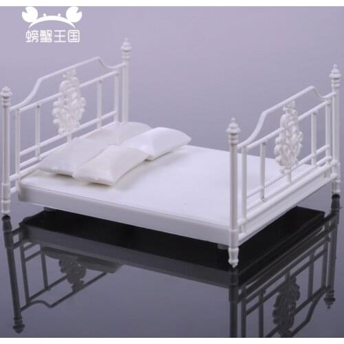 New 2pcs 1/20 1/25 1/30 scale Dollhouse Double Bed Model Mini Furniture Miniature Bedroom Doll accessories (material package)