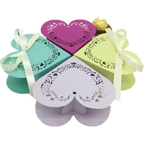 10/50pcs Love Heart Laser Cut Hollow Carriage Favors Gifts Candy Dragee Box with Ribbon Baby Shower Wedding Party Supplies 5z