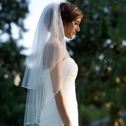Gorgeous Womens Irregular Length Wedding Veil 2 Tier Plain Solid Color Pleated Drape Soft Tulle Short Bridal Veil With Comb