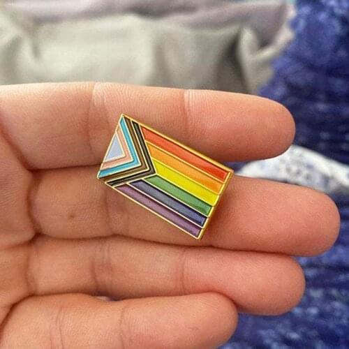 LGBT Flag Rainbow Heart Brooch Peace And Love Enamel Pins Clothes Bag Lapel Pin Gay Lesbian Pride Icon Badge Unisex Jewelry Gift