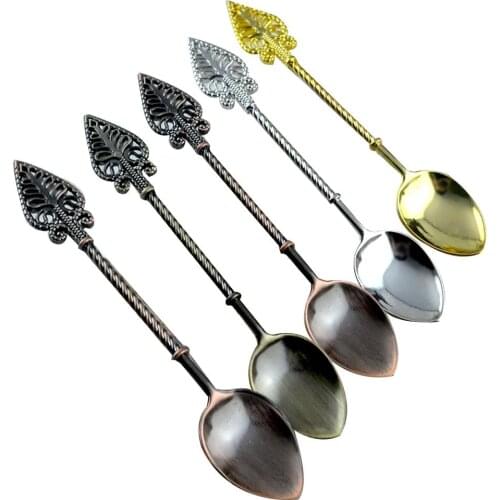 1pcs/set Vintage Spoons Fork Mini Royal Style Metal Gold Carved Coffee Spoon Snacks Fruit Dessert Fork Teaspoon Kitchen Tool