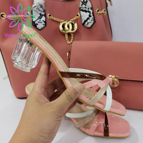 Hot Selling Fashion Rhinestone and Metal Decoration 2021 Nigeiran Ladies Shoes and Bags Set in Pink Color for Party Wedding