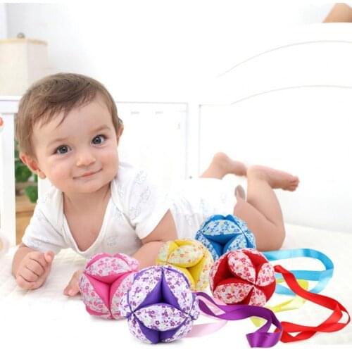 Bed Rattle Creative Sensory Training Interactive Toy Soft Rattles Ball Toys Newborn Cute Shape Bell Pendant Delicate Infant Gift