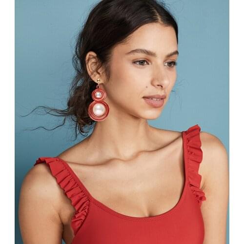 Dvacaman Vintage Big Round Simulated Pearl Statement Earrings Red Metal Circle Drop Earrings Fashion 2020 Bridal Jewelry Travel